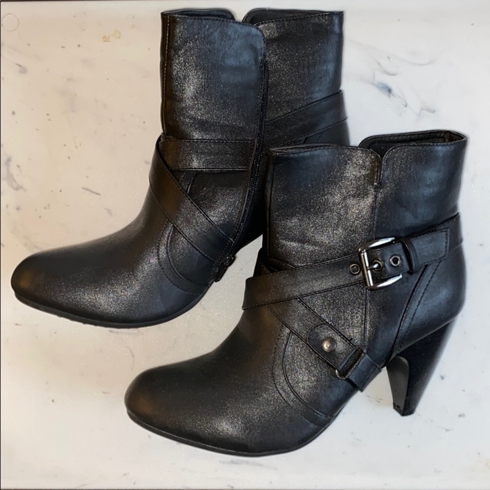 Size 11W Black Booties